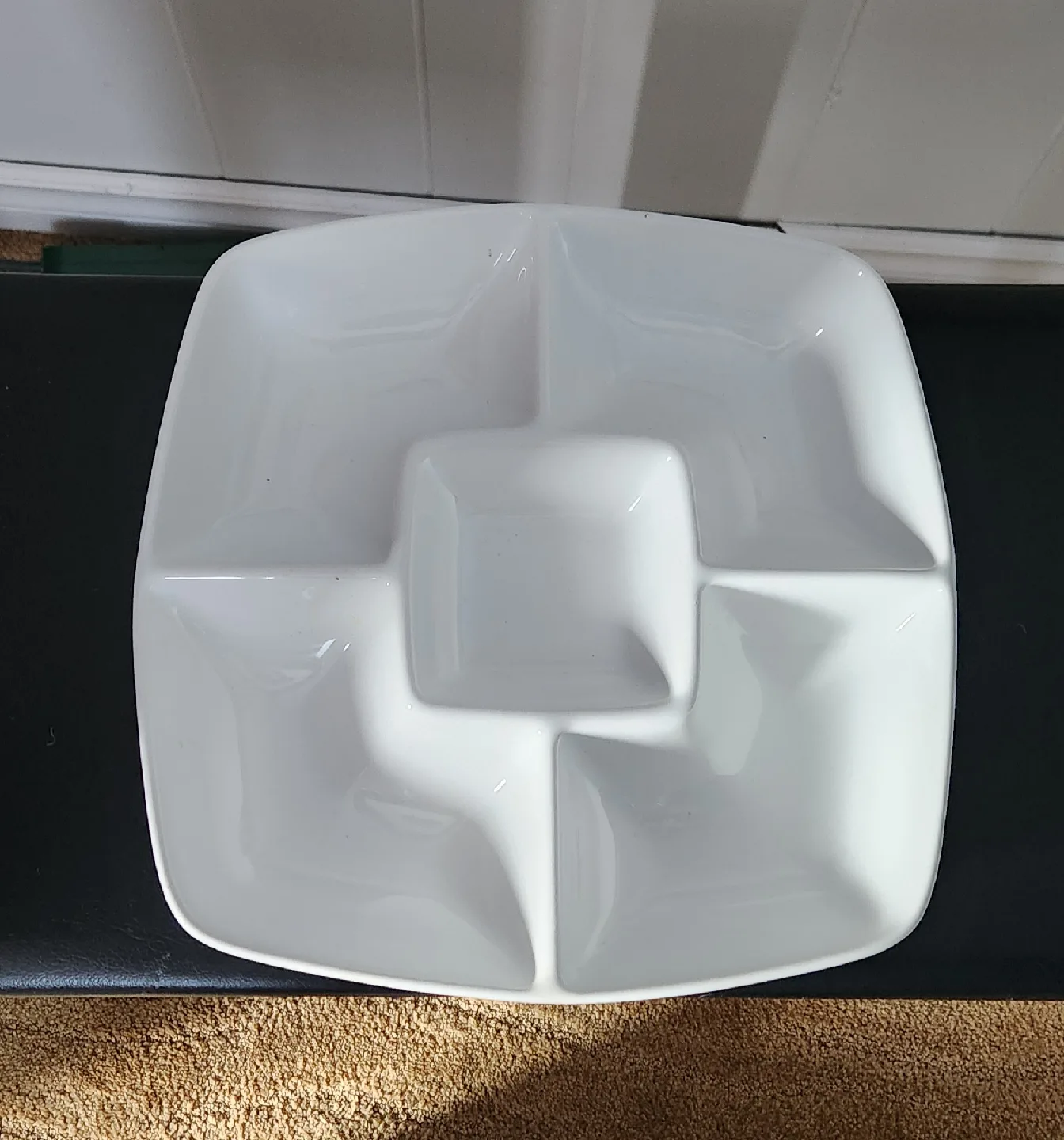 White Ceramic Divided Serving Dish image indicator(2)