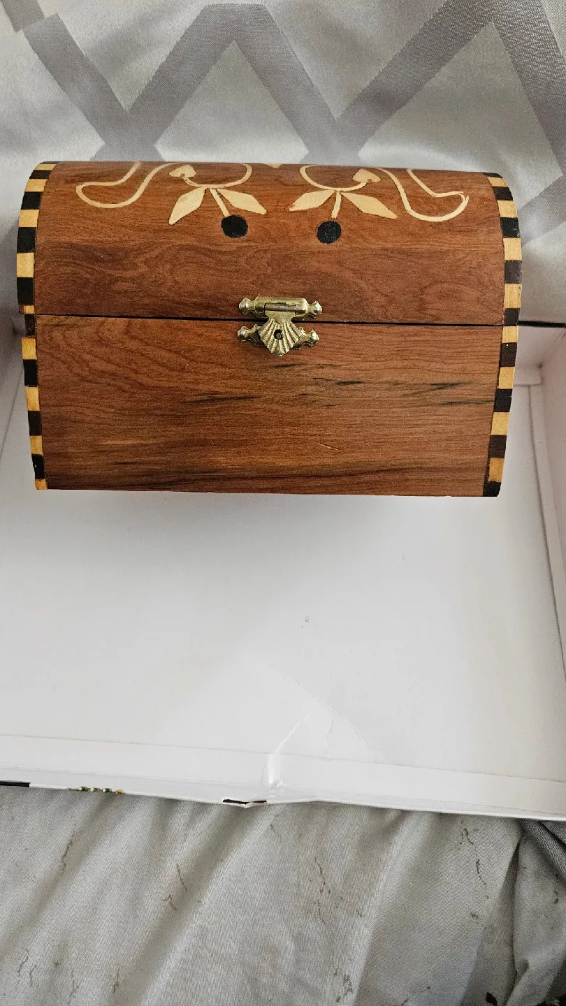 Decorative  Handmade Moroccan Wooden Box image indicator(3)