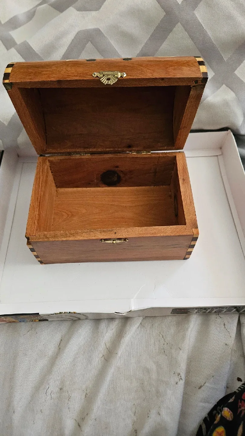 Decorative  Handmade Moroccan Wooden Box image indicator(5)