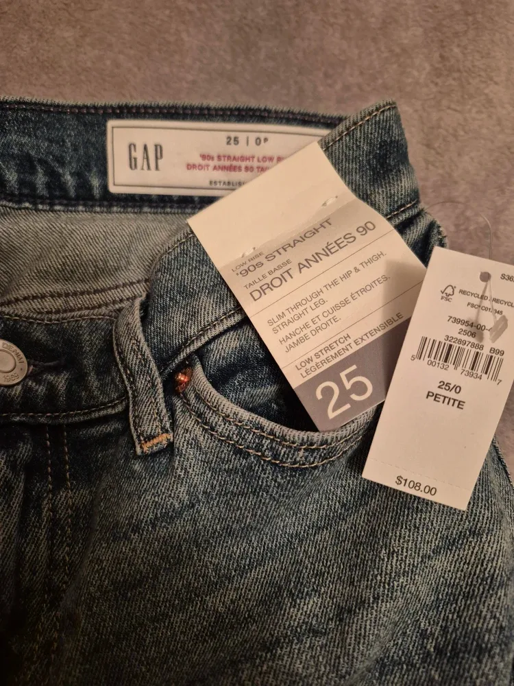NEW GAP 90s style Straight Jeans - Size 25 image indicator(2)