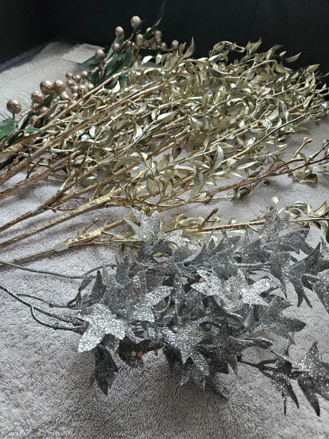 Christmas Stem Decor - Gold and Silver - 14 Stems image indicator(5)