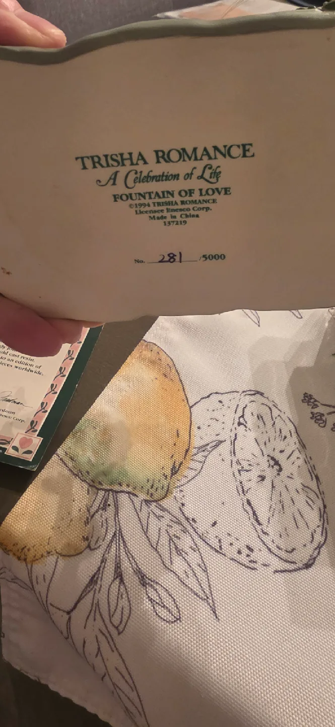 Trisha Romance Fountain of Love Figurine image indicator(4)