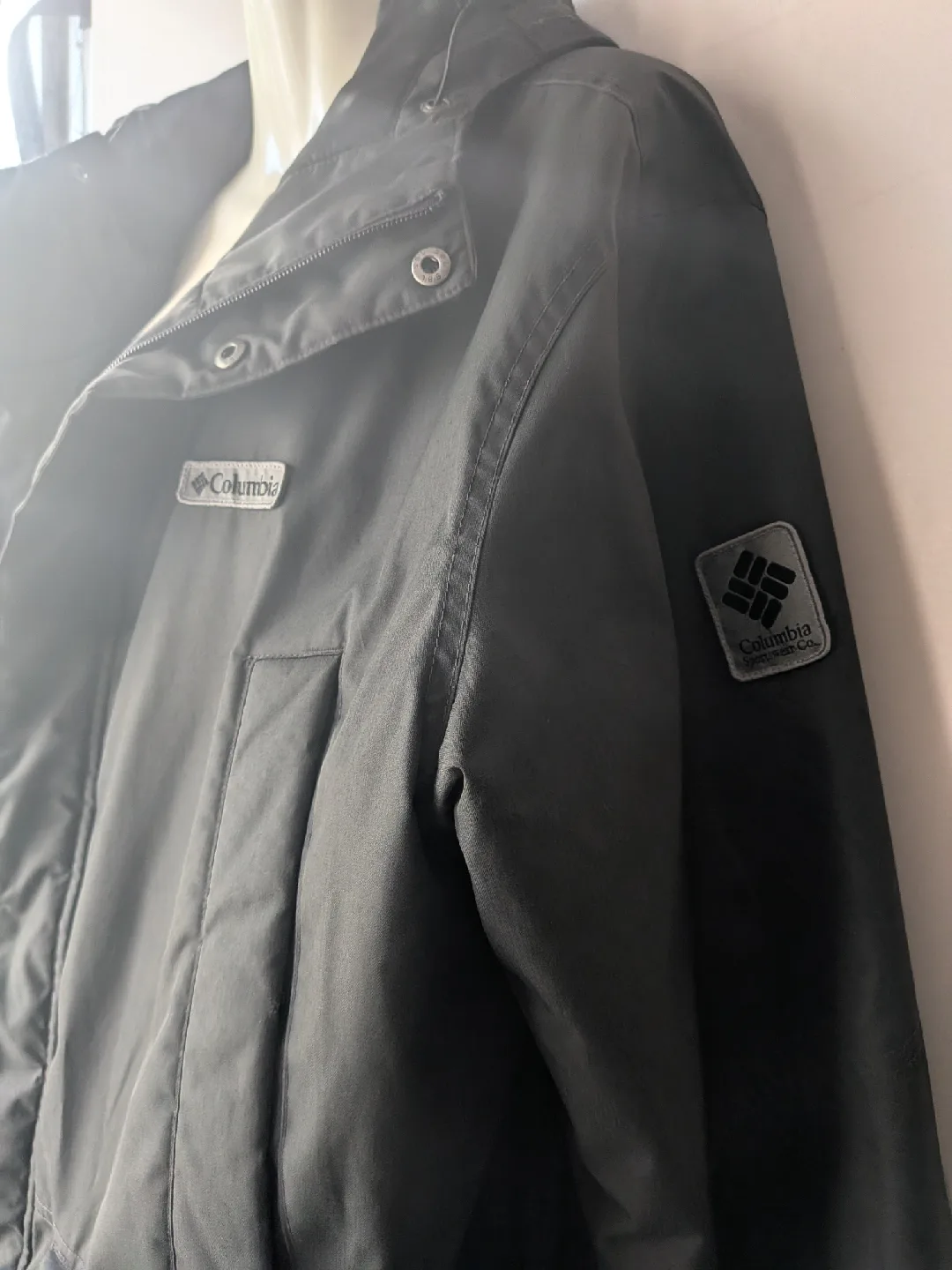 Women's Extra Large Columbia Black Winter Jacket image indicator(4)