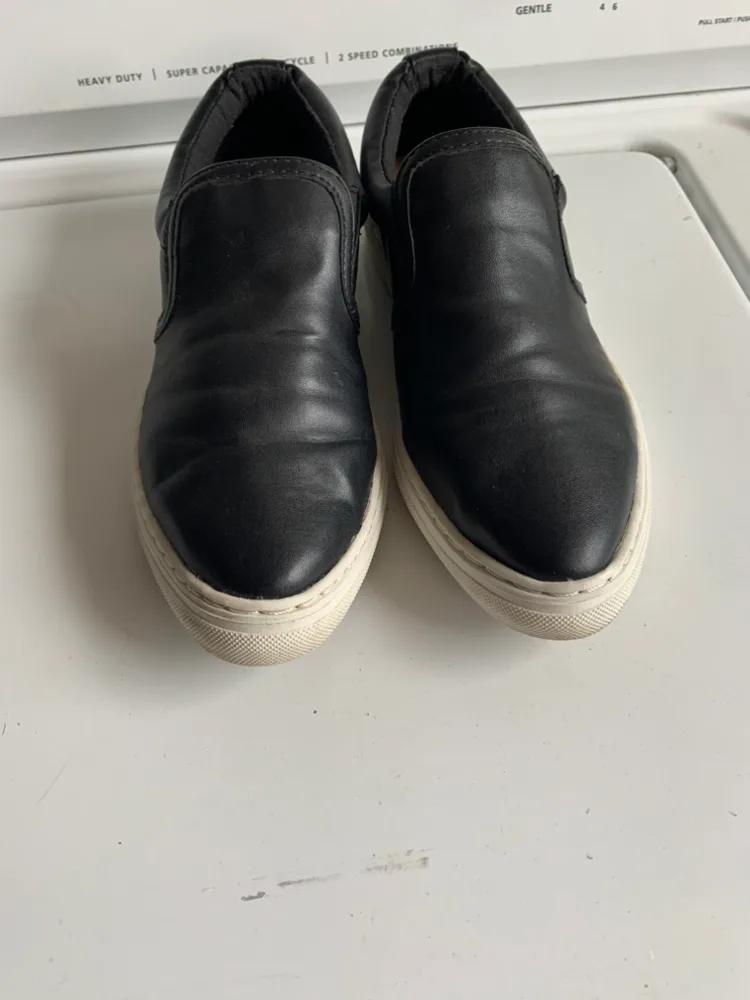 SODA Womans Sneakers Size 8  pick at Brownsline area image indicator(3)