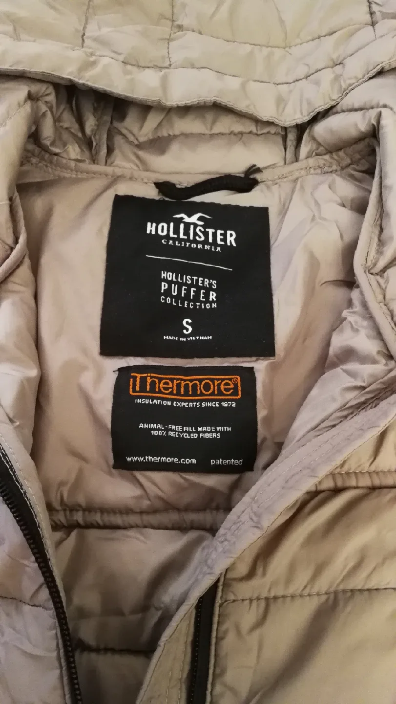 Hollister Light Puffer Jacket - Size S image indicator(4)