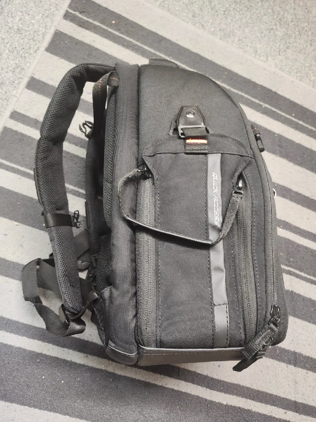 Vanguard Camera Backpack - Black image indicator(10)