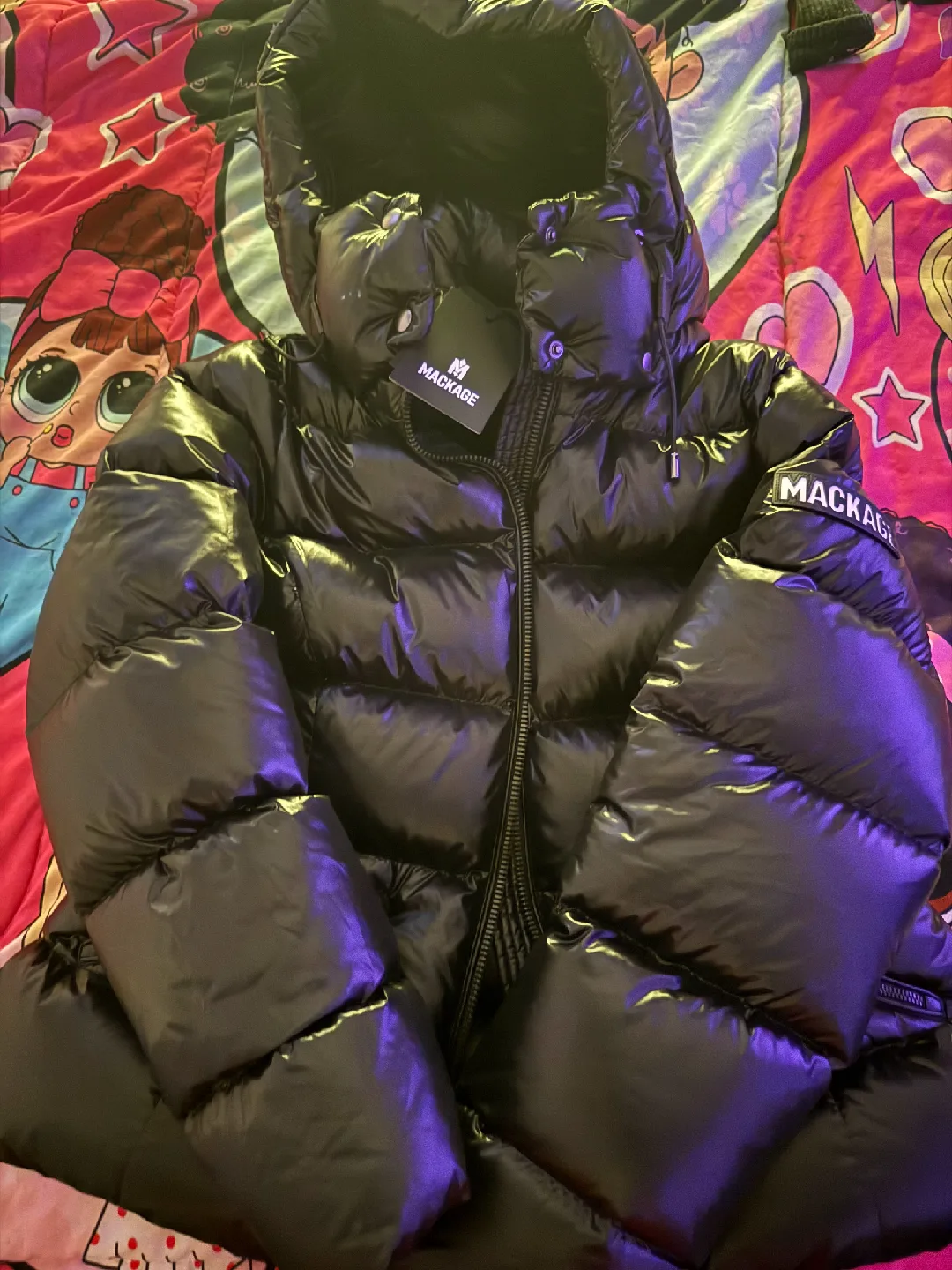 MACKAGE IT COST $950 AND ITS BRAND NEW image indicator(2)