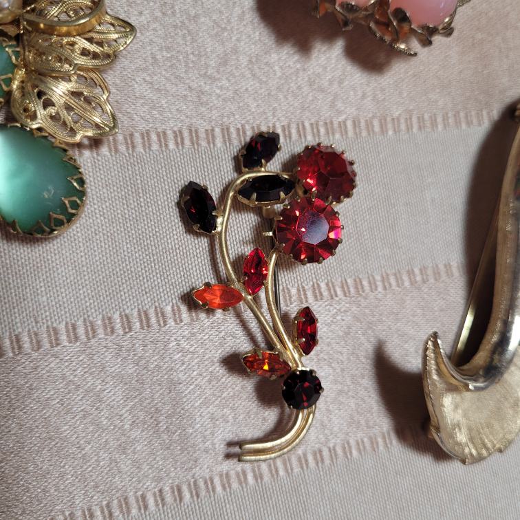 Beautiful Lot of 5 Vintage Brooches please see all pictures - photo 4