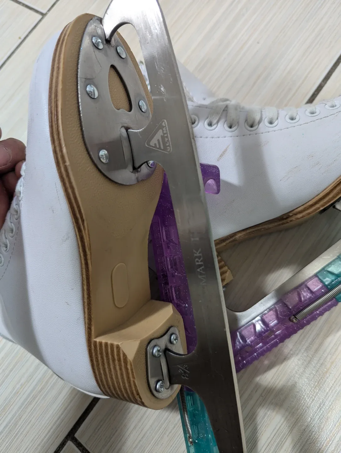 Jackson 200,Girls Figure Ice Skates_size 3 image indicator(4)