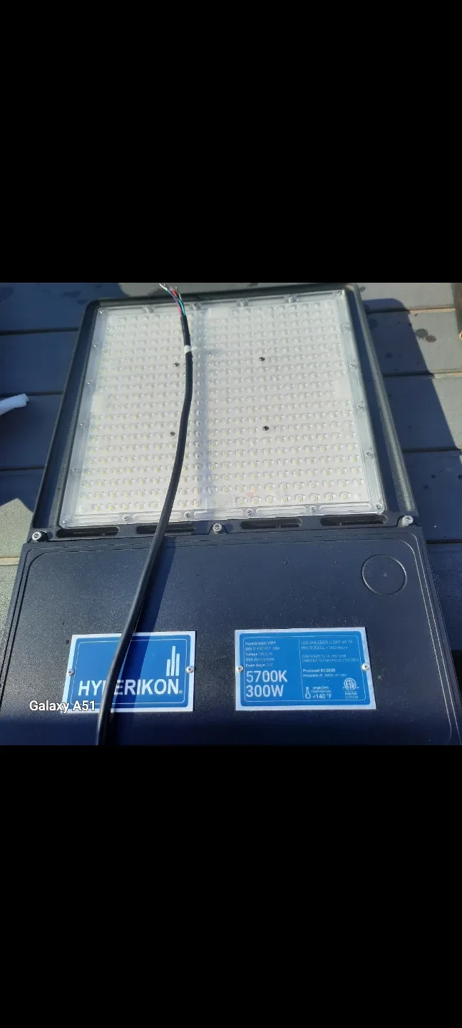 Hyperikon LED Shoebox Light 5700K 300W