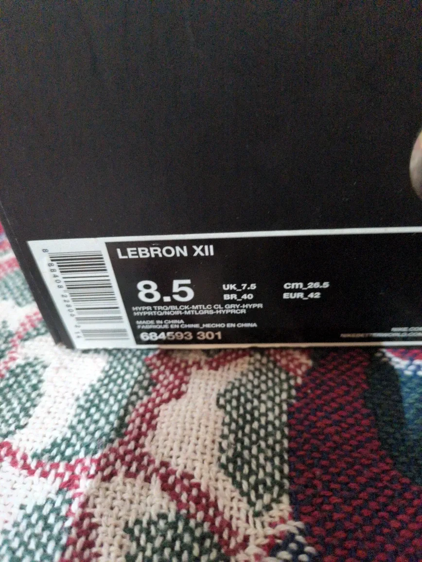 Nike LeBron XII 8.5 Men's Basketball Shoes BNIB image indicator(2)