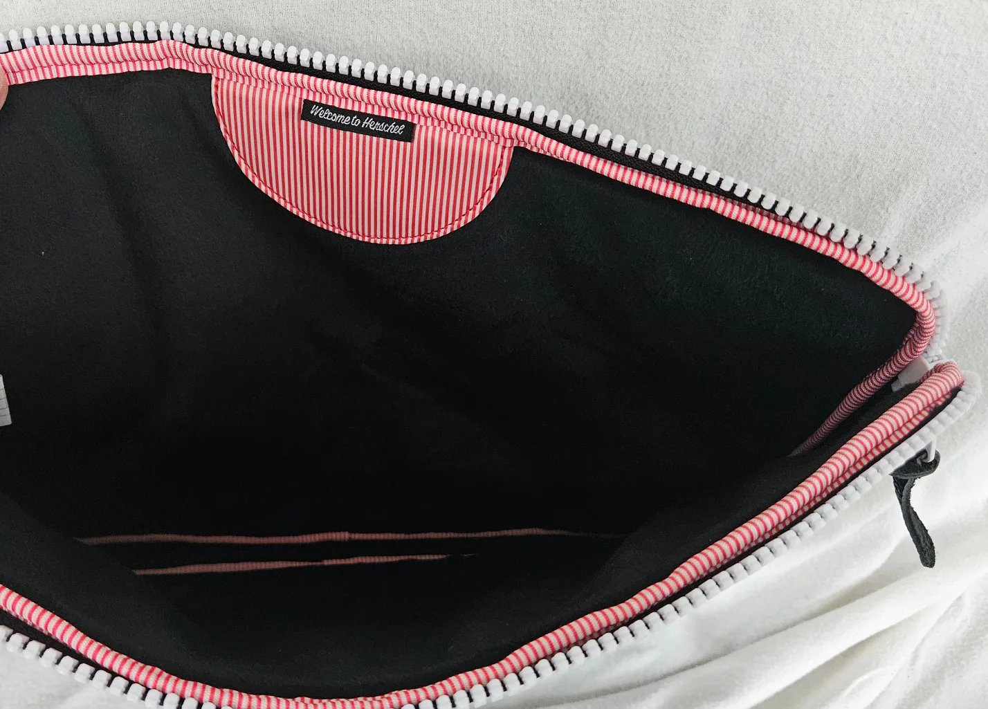 New Hershel 17" Tablet Laptop Carrying Case Sleeve Black image indicator(3)