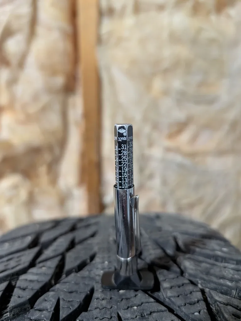 (4)-205/55R16 Winter Tires/Rims Off 2008 BMW 3 Series image indicator(6)