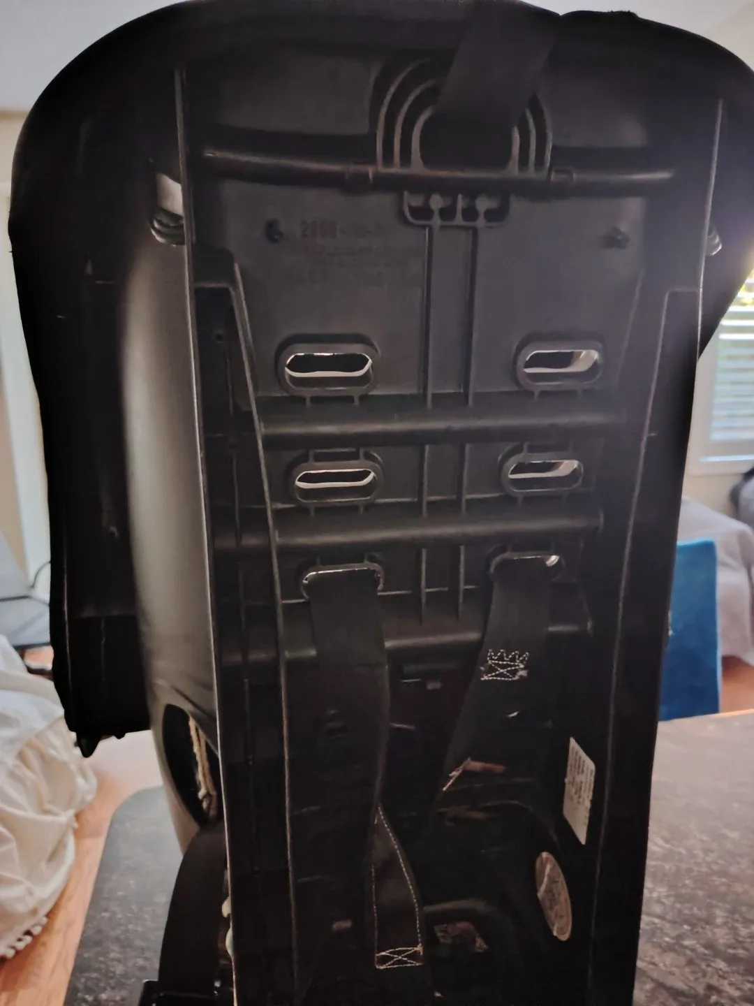 🥕Moving Sales Evenflo Car Seat - Purple & Black image indicator(4)