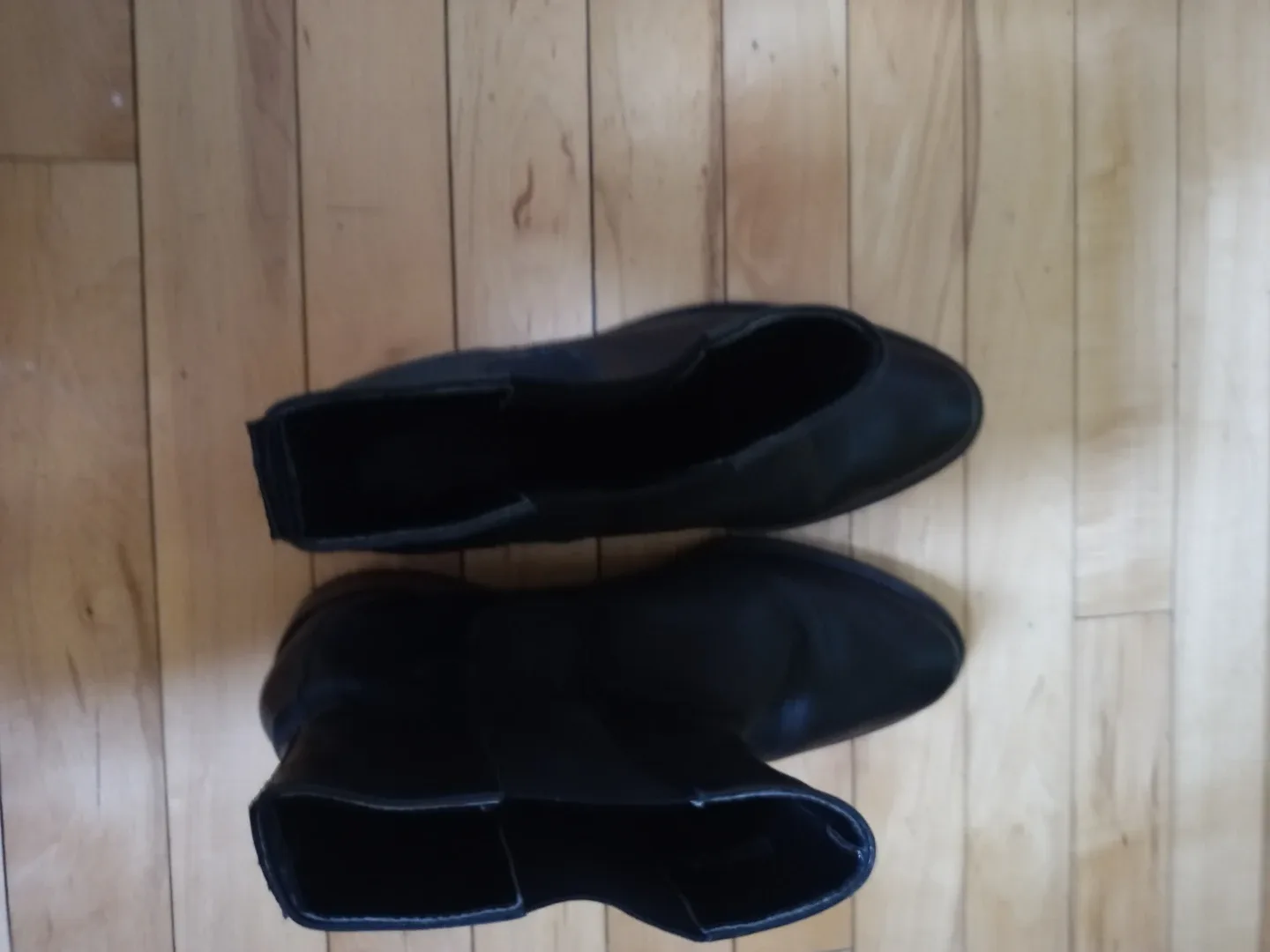Ladies Black Leather Ankle Boots size 9 image indicator(5)