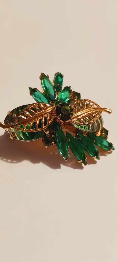 Juliana D&E Delizza Elster Green Givre Art Glass Emerald Brooch image indicator(4)