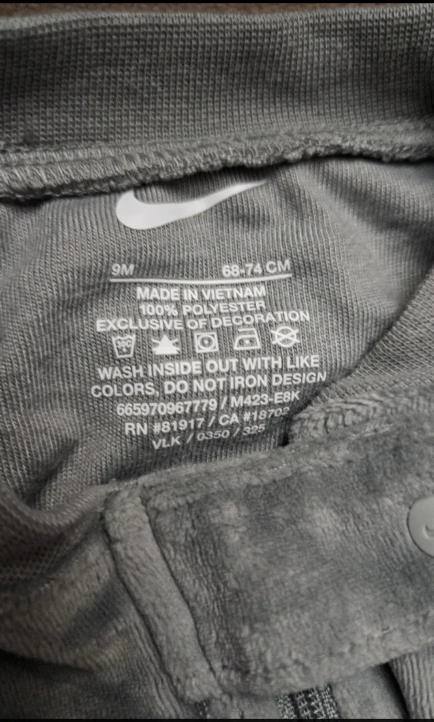 Nike 9M Grey Baby Onesie image indicator(2)