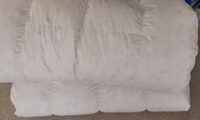 Duckdown mat for bed in excellent condition - photo 3