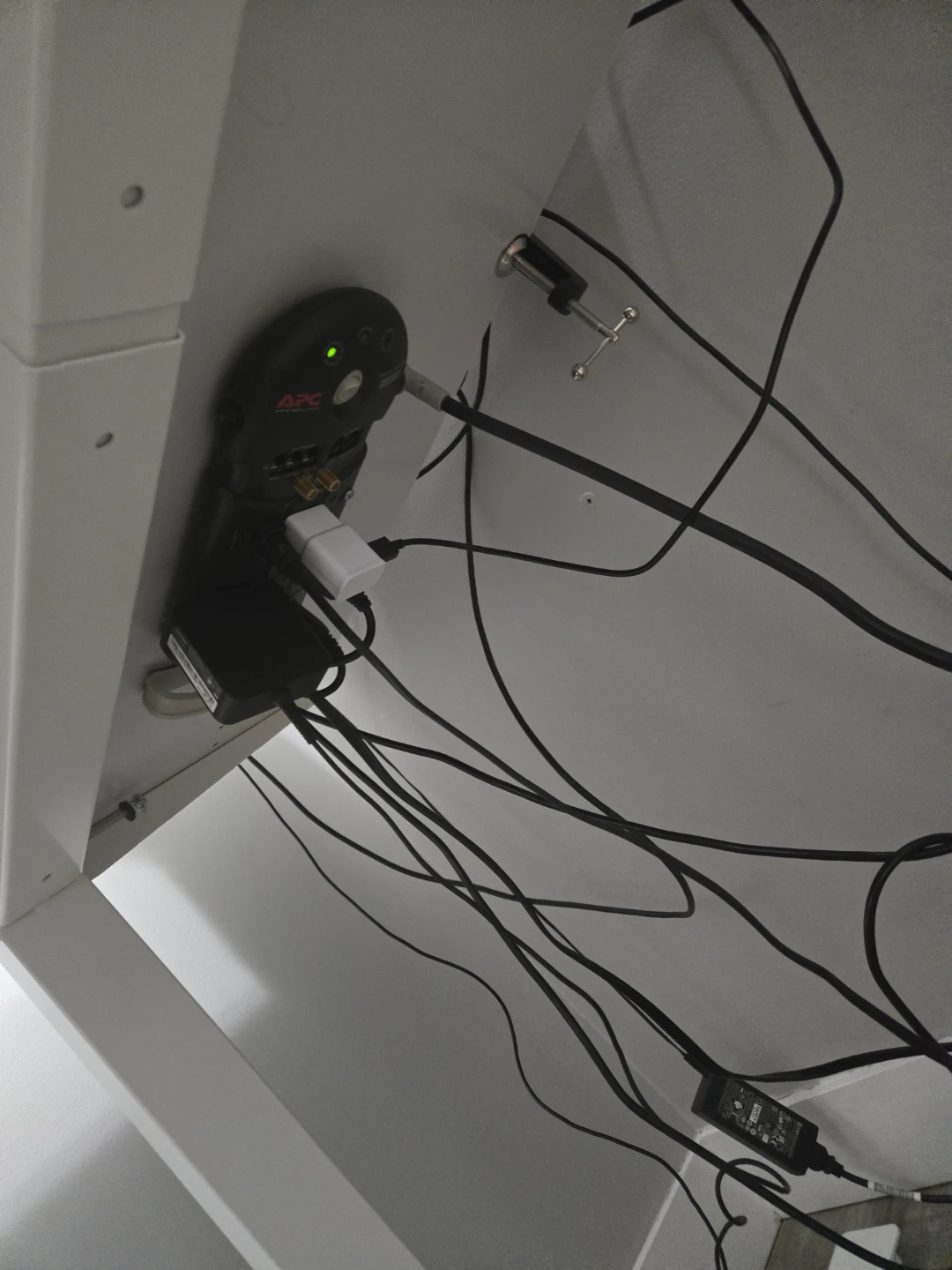 IKEA STANDING DESK | HP MONITORS - photo 4