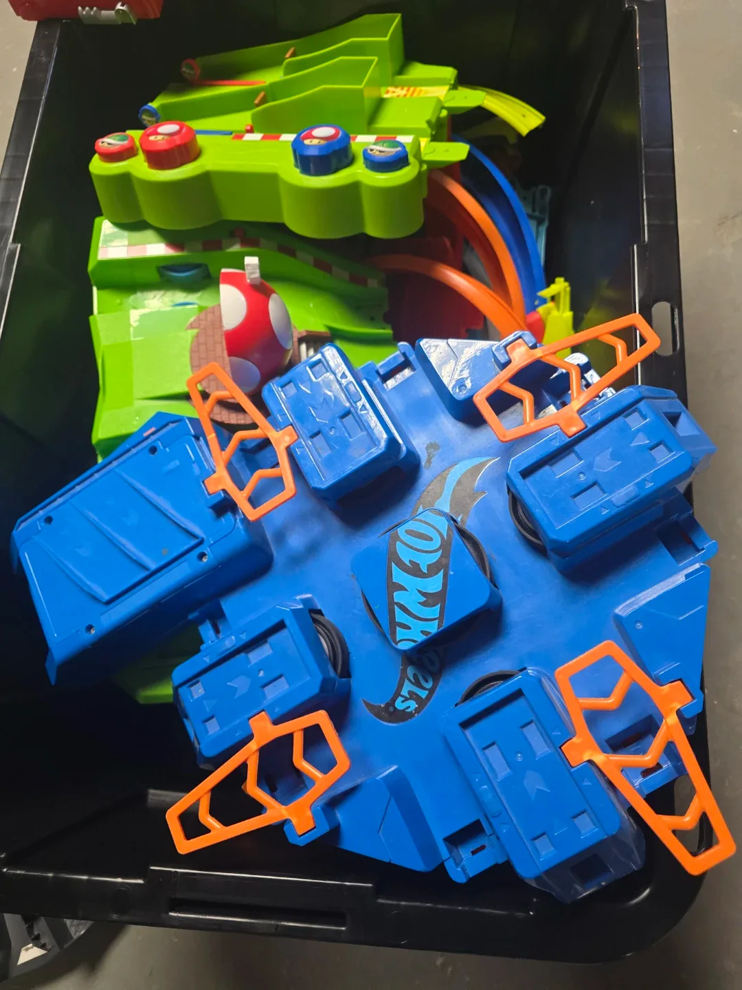 Hot Wheels Track Lot image indicator(5)