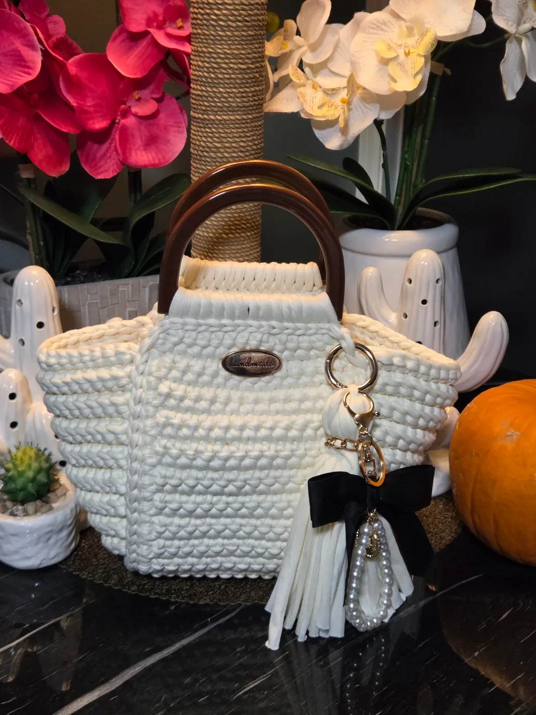 Handmade White Knitted Bag image indicator(2)
