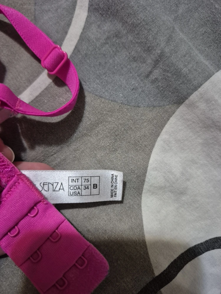 La Senza & PINK Bras - Size 34B-15$ for both - photo 2