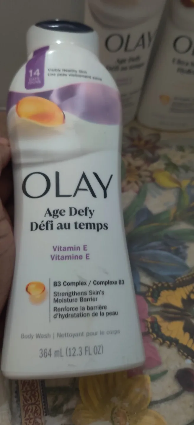Olay Age Defy & Ultra Moisture Body Wash x 3 image indicator(2)