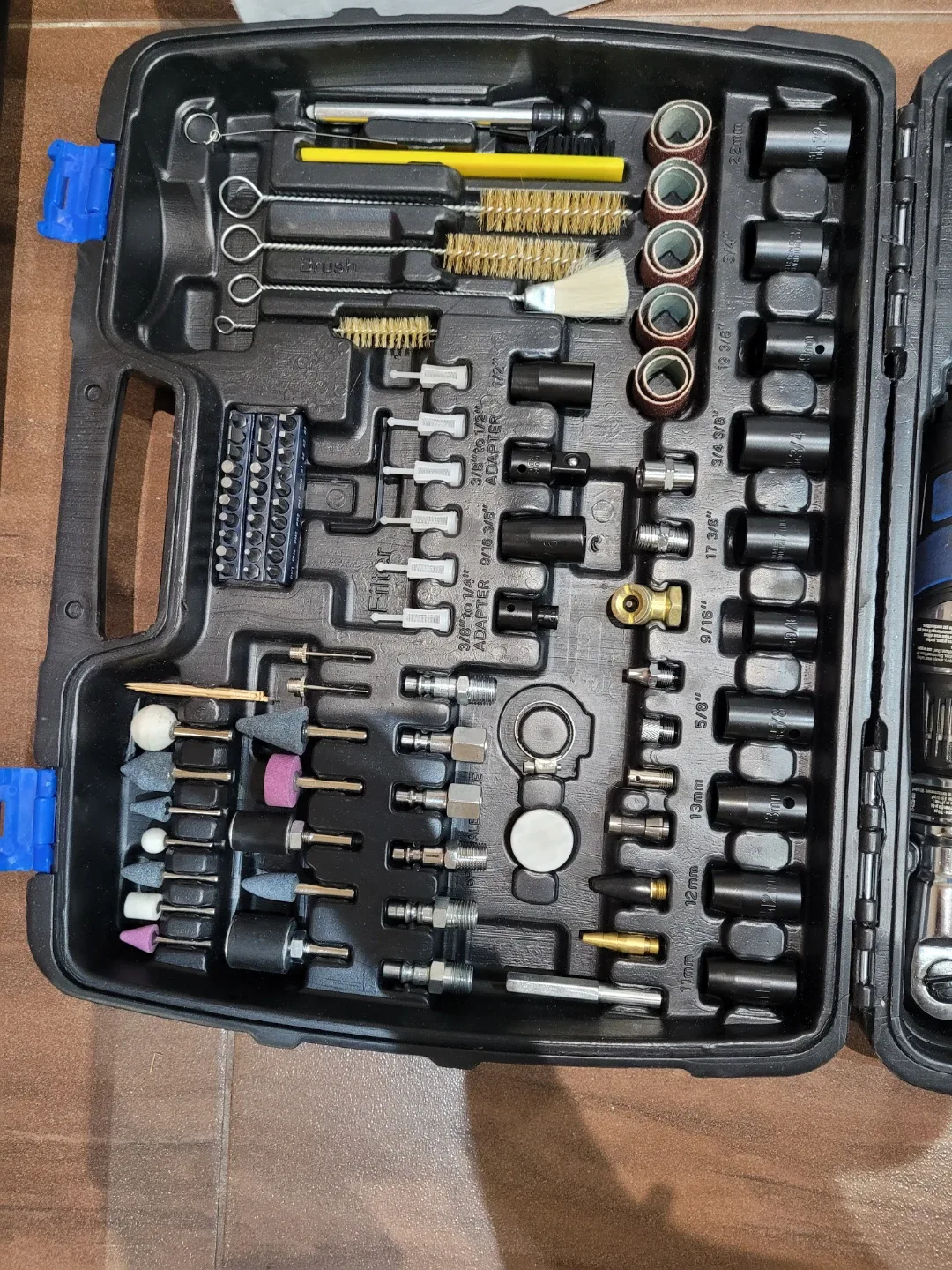 Mastercraft Air-Powered Tool Kit, 118-pc image indicator(6)