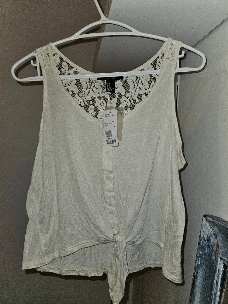 New Forever 21 Top image indicator(3)