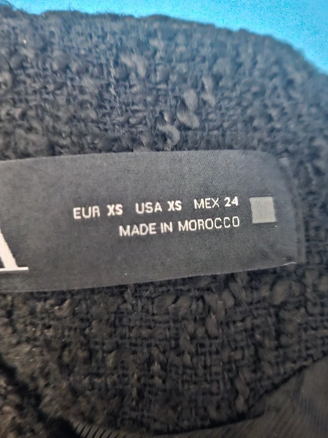 🖤🩶Zara Black Tweed Jacket with Gold Buttons image indicator(2)