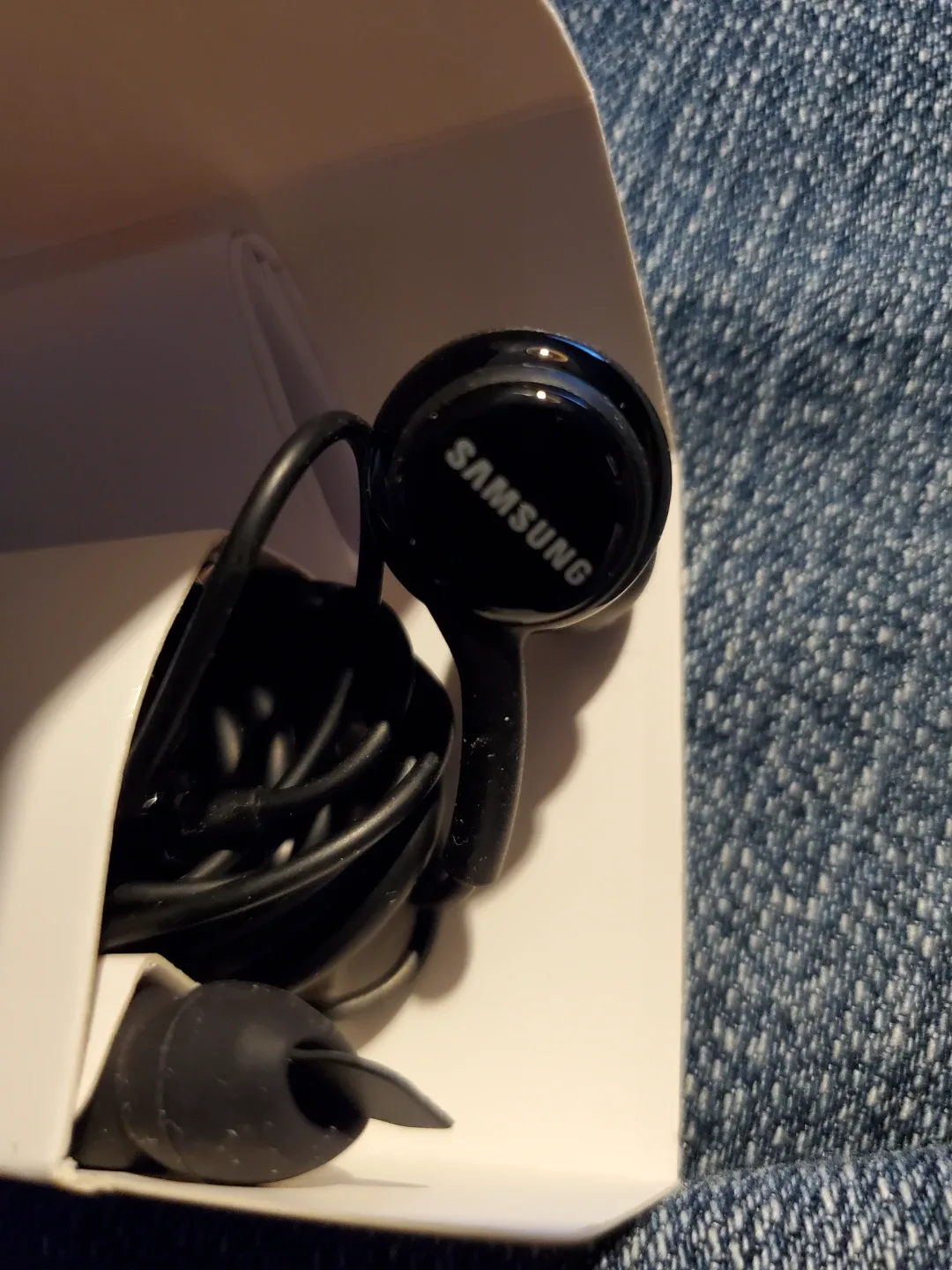 New Samsung 3.5mm Earphones image indicator(3)