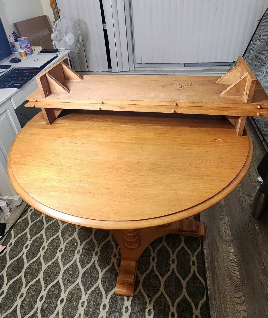 Oval / Round Extendable Wooden Dining Table image indicator(4)