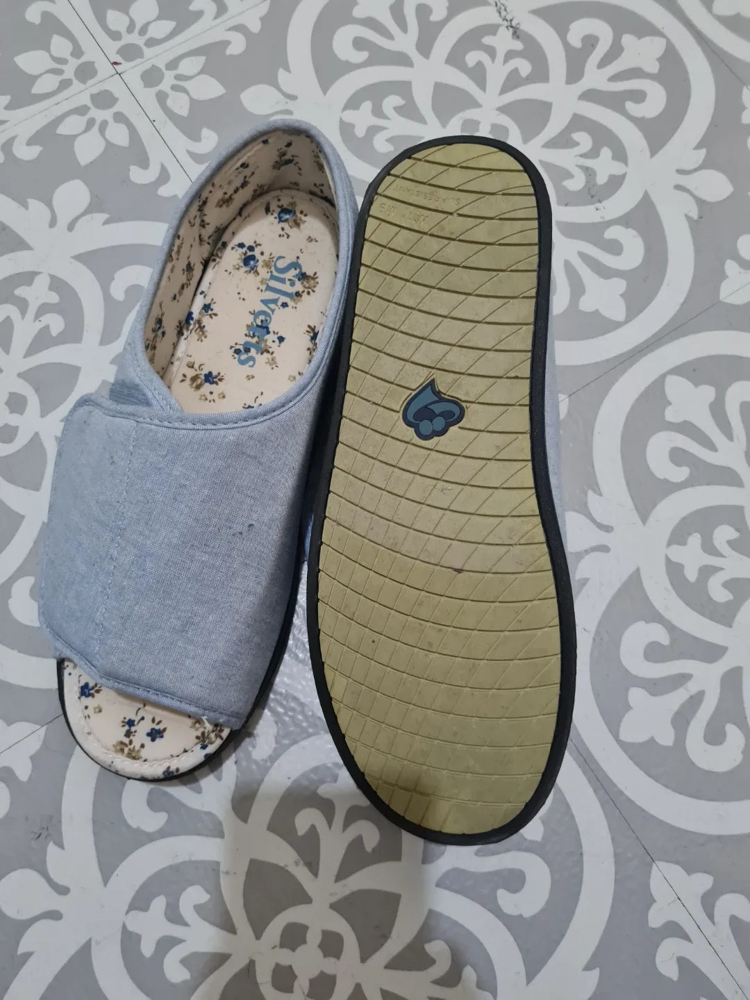 Silvert's Women's Adjustable Sandals Size 11 image indicator(3)