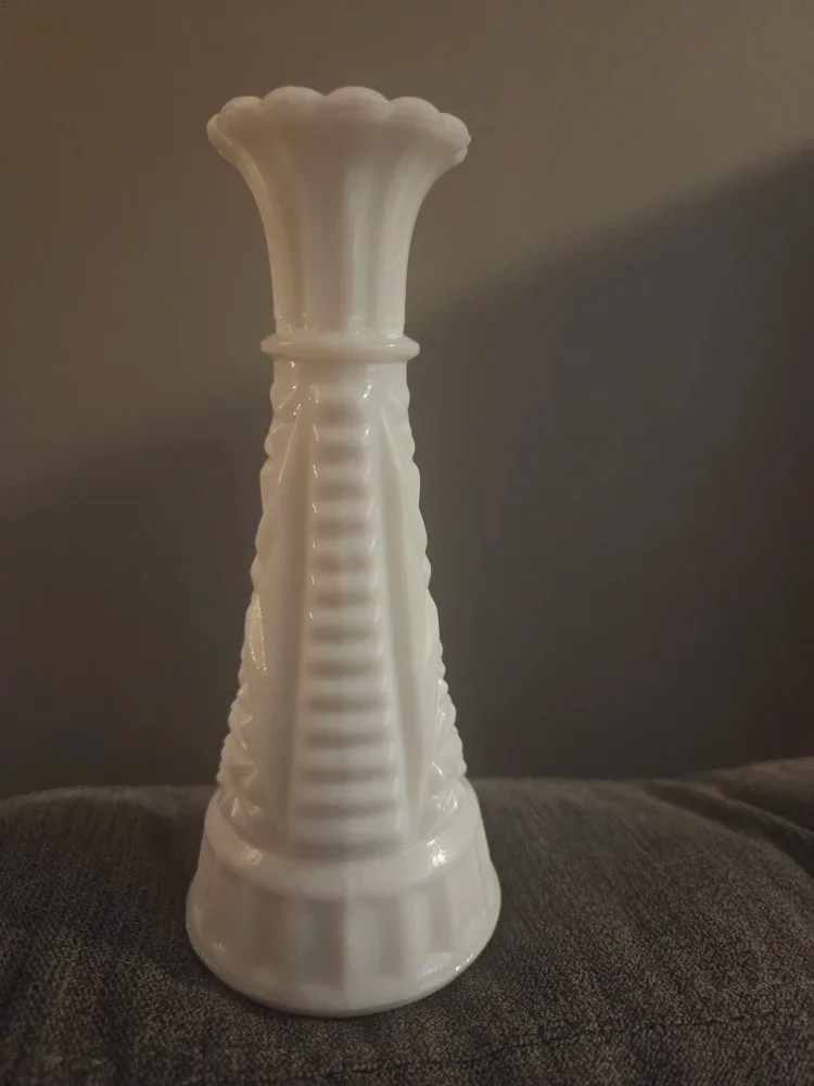 Anchor Hocking Stars & Bars milk glass bud vase image indicator(2)