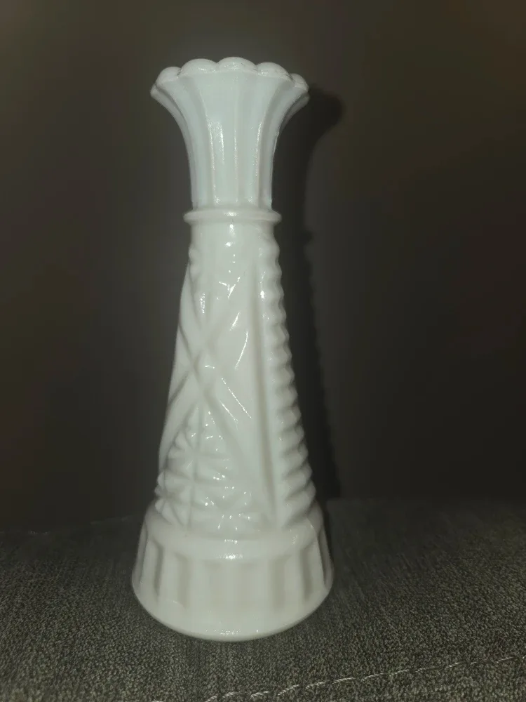 Anchor Hocking Stars & Bars milk glass bud vase image indicator(3)