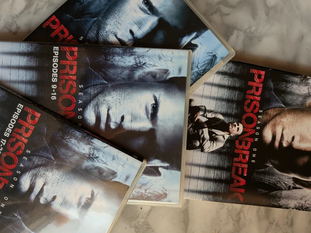 Prison Break: Season One DVD Set episodes - photo 5