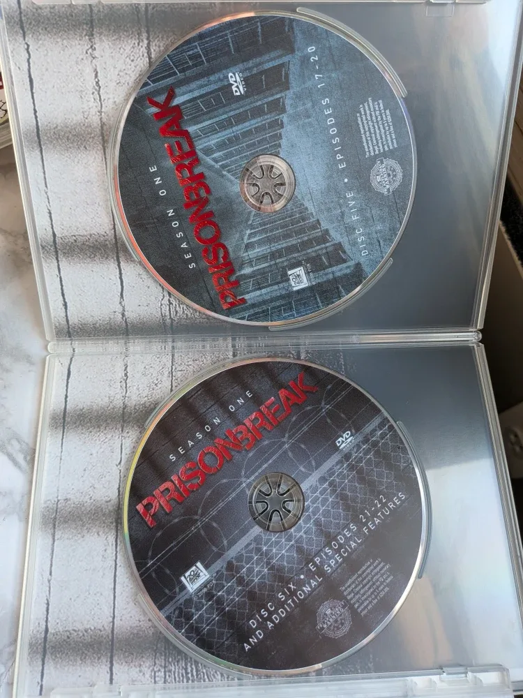 Prison Break: Season One DVD Set episodes image indicator(6)
