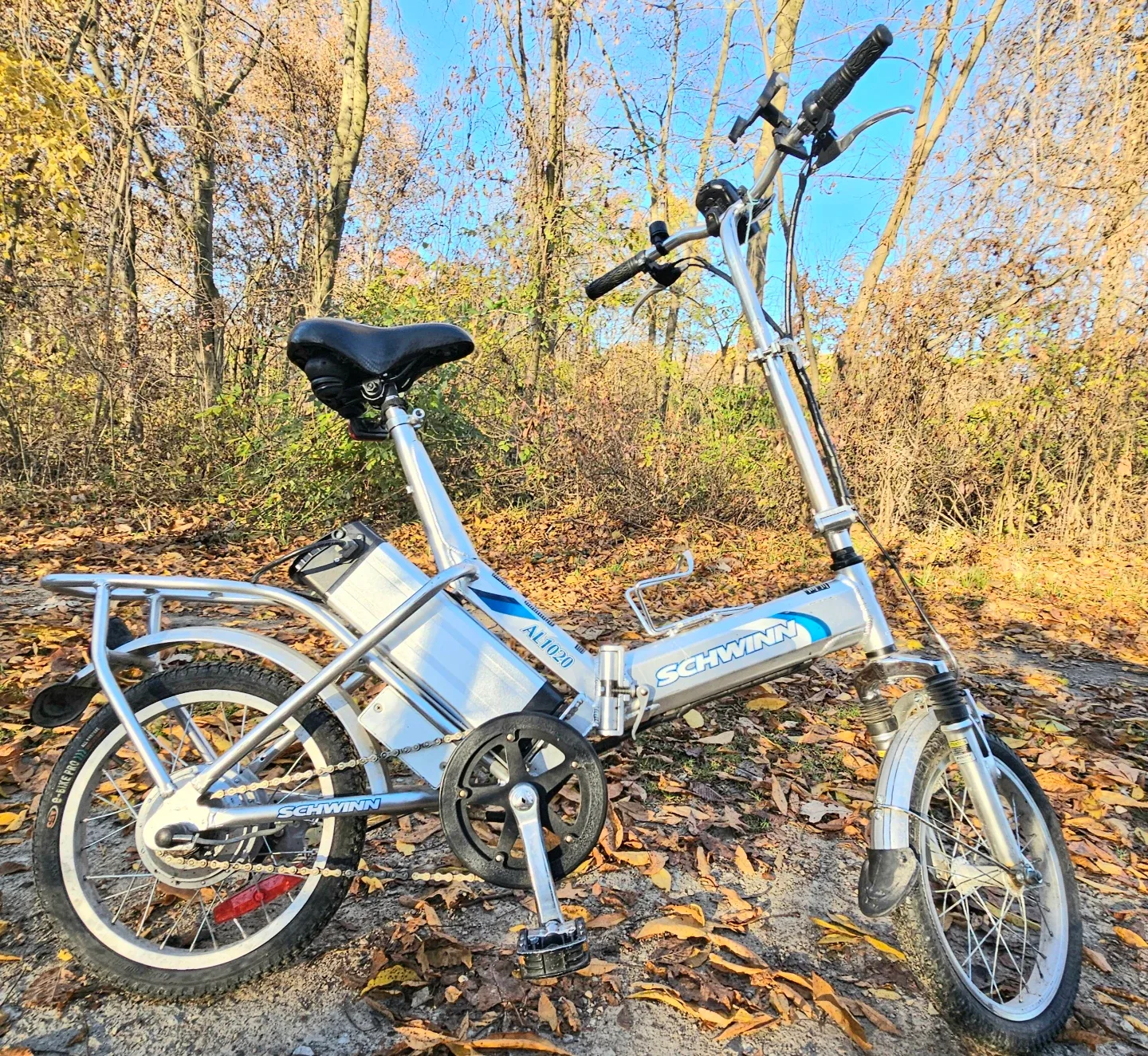 Schwinn Al1020 Folding E-Bike image indicator(4)