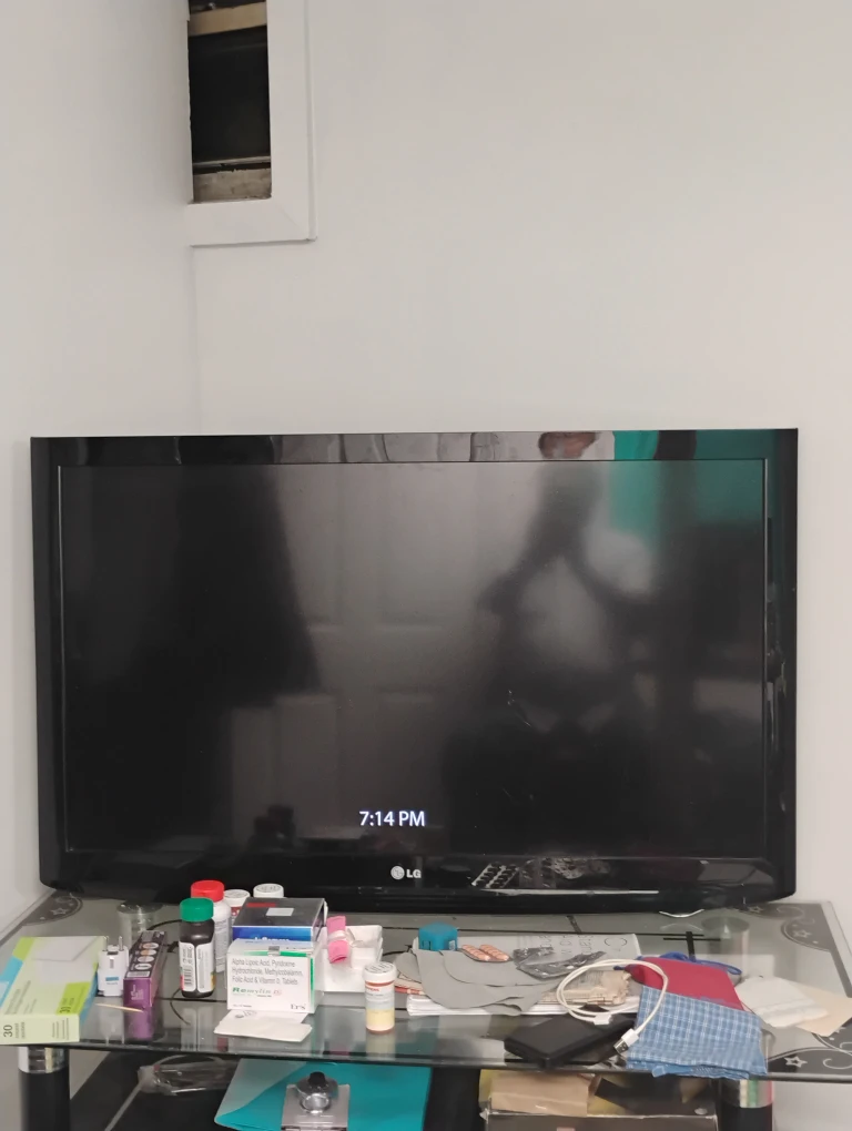 LG TV - photo 2