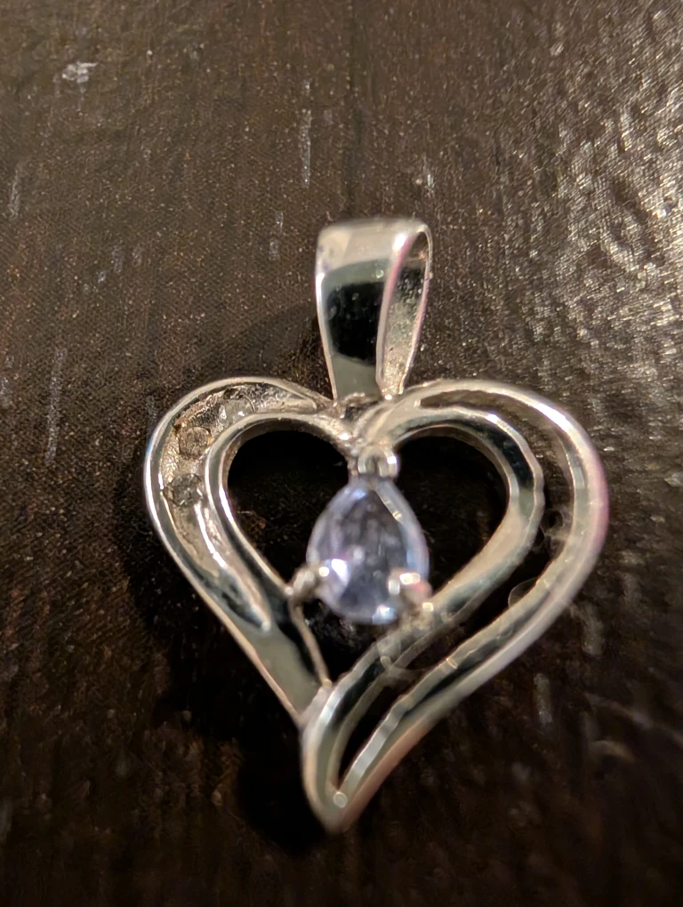 10K Gold Heart Pendant with Stone