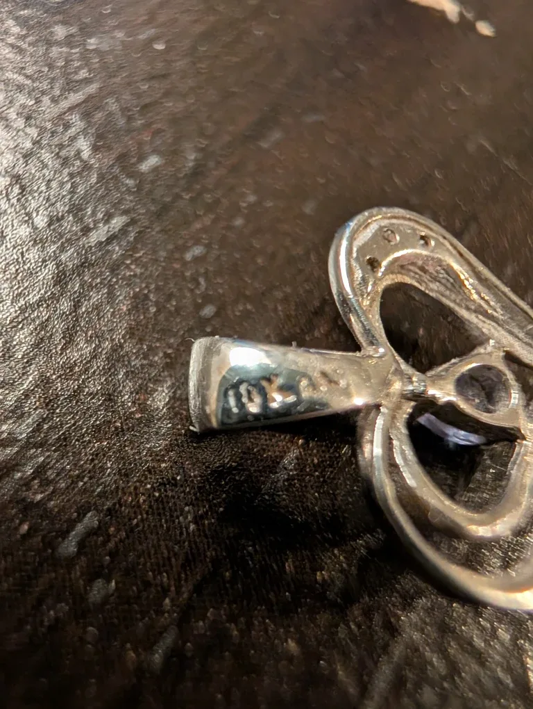 10K Gold Heart Pendant with Stone image indicator(2)