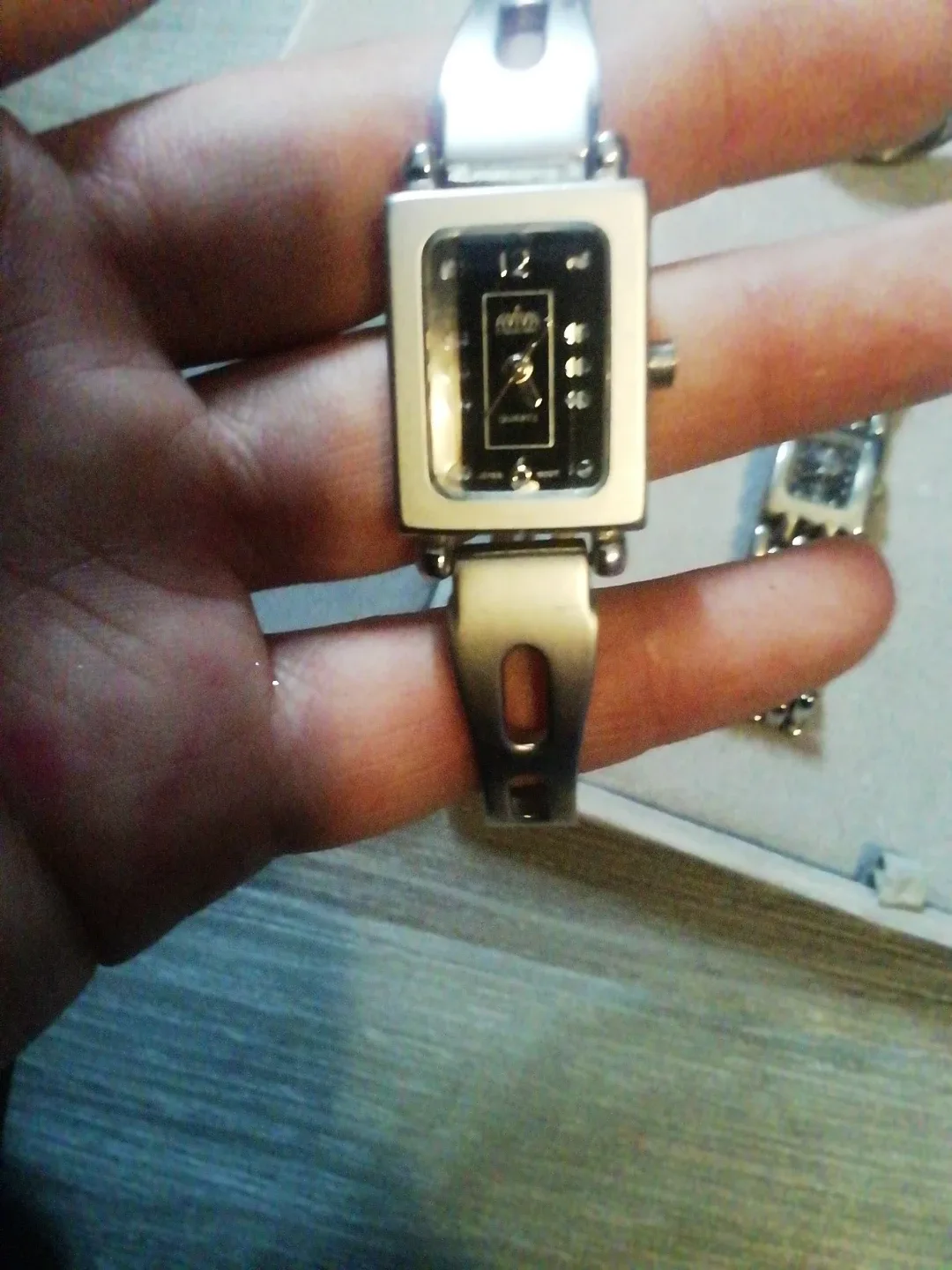 Lot of  Fashionable Watches for me and women image indicator(2)