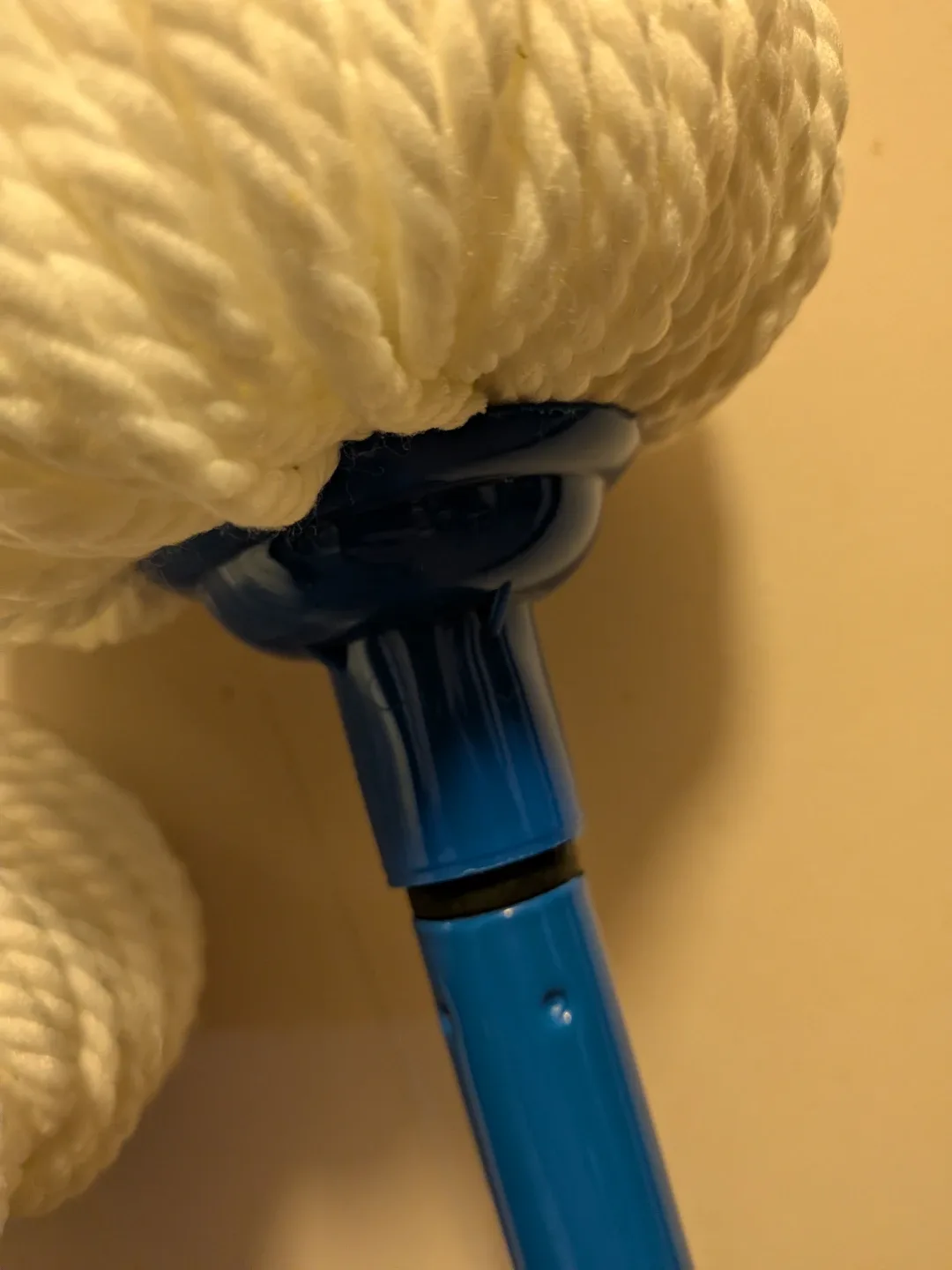 Two Kodiak Microfiber Mops - New image indicator(6)