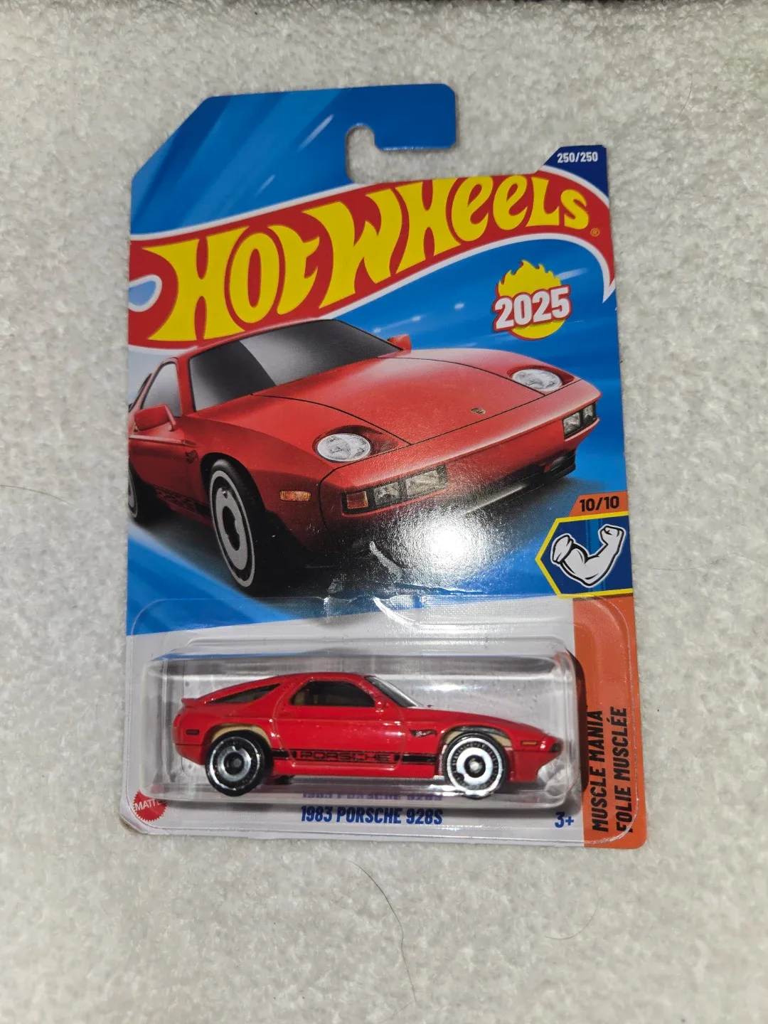 Hot Wheels 1983 Porsche 928S thumbnail