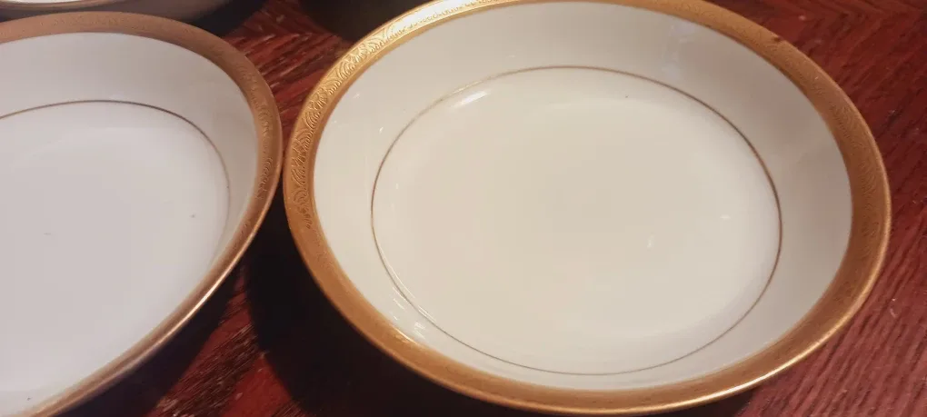 Set of 4 ×  22K Gold Trim Small Bowls for Blueberries / Desserts image indicator(6)