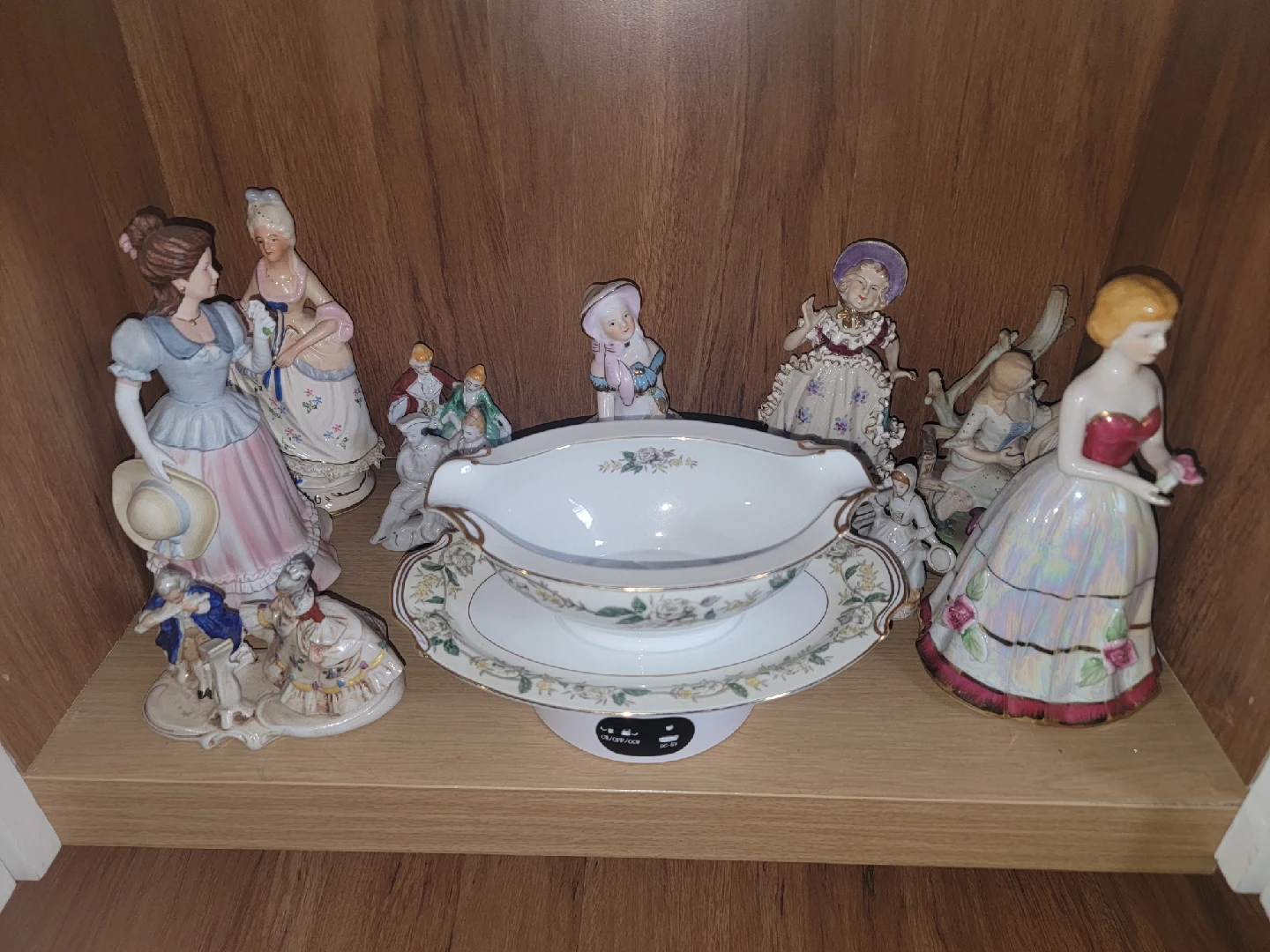 Vintage Porcelain Figurines Collection Estate sale - photo 4