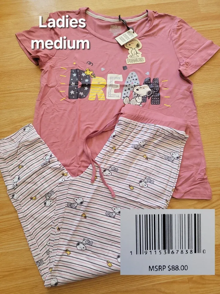 New Peanuts Ladies Pajama Sets image indicator(5)