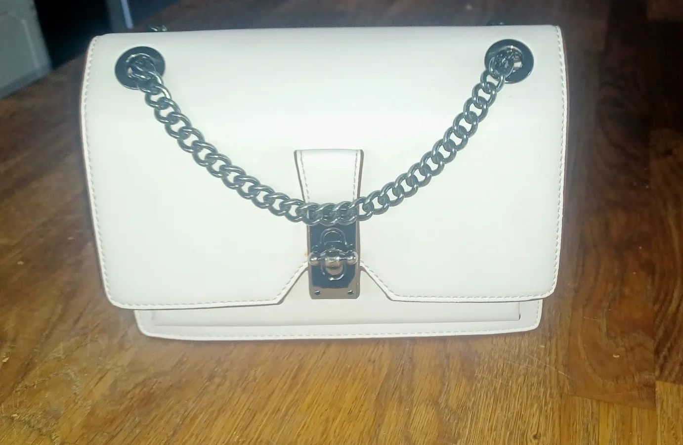 White Shoulder Bag with Chain