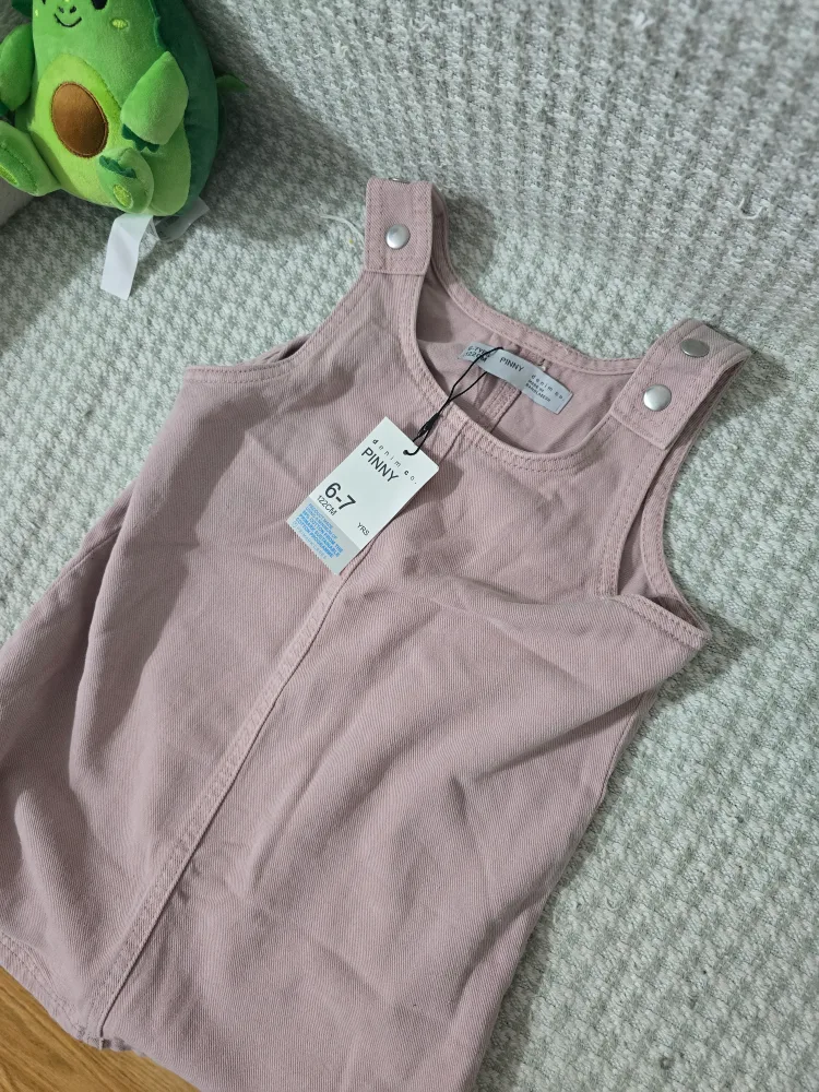 PINNY Dress, Size 6-7Y & JASMINESTAR Lunch Bag image indicator(2)