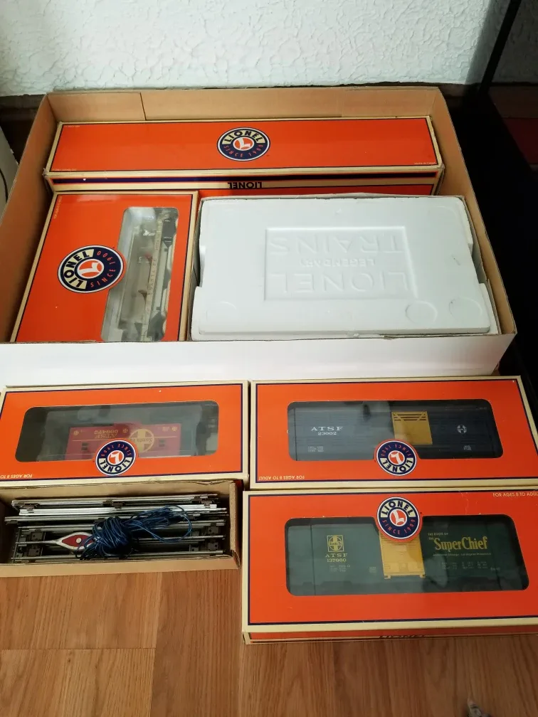 Lionel Santa Fe Steam Freight Train Set image indicator(6)